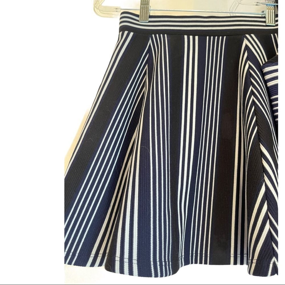 H&M 2 piece outfit. Shirt and skirt navy blue and white - Picture 5 of 16
